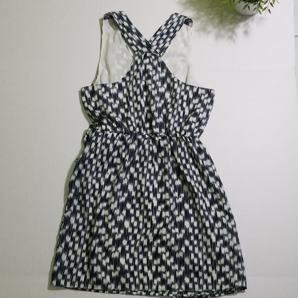 Dress - Picture 2 of 5